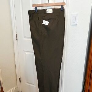 NWT Easy Traveler Men's Olive Pants 50XX